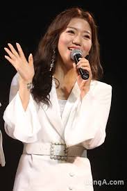 트로트 가수로 활동하던 중 2012년 하반기 kbs2 '내생애 마지막 오디션'라는 오디션 프로그램에 출연해 가수 렌과 결성한 2인조 '렌미노'로 우승을 하기도 했다. ë™ì•„í¬í†  ê¹€í¬ì§„ í•˜ìœ ë¹„ ì'ì›ì°¨ ì‡¼ì¼€ì´ìŠ¤ ì°¸ì„ ìŠ¤í¬ì¸ ë™ì•„
