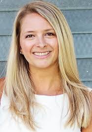 Lauren Hennessy's Instagram, Twitter & Facebook