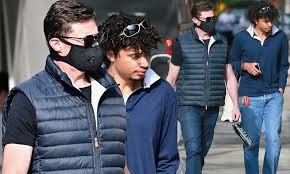 Hugh jackman says that his daughter ava is his toughest critic. Hugh Jackman Spotted With His Very Grown Up Son Oscar In New York Daily Mail Online