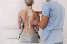 Sakit tulang belakang adalah nyeri yang terjadi pada dari ruas tulang belakang. Jangan Abaikan 5 Tanda Ini Mungkin Anda Mengalami Tulang Bengkok Atau Scoliosis