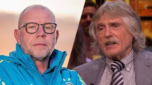 Wilfred lacht om proefopname van nieuwe podcast Chris: 'Geen touw aan vast  te knopen!'