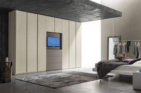 Armadio Con Tv Integrata Tipologie E Caratteristiche Rifare Casa Armadio Con Tv Camera Da Letto Con Cabina Armadio Armadio Camera Da Letto