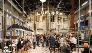 Im Grossen Cafe Restaurant Lumiere Im Alten Kraftwerk Der Sphinxfabriken Werden Jeden Tag Vorzugliche Gerichte Und Getranke Gebote Cafe Restaurant Cafe Kurztrip