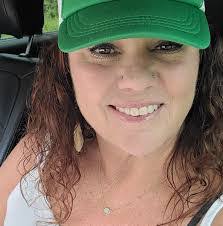 Lynne Deleon's Instagram, Twitter & Facebook