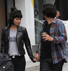 Saçlarını uzatan büyüküstün, makyajsız çekilen bir karesini sosyal medya hesabından takipçileri ile paylaştı. Makyajsiz Goruntulenen Tuba Buyukustun Un Eski Halinden Eser Yok Son Dakika Magazin