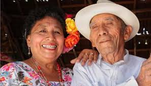 Queman avión con pasajeros