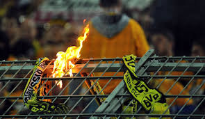 Überschattet von ausschreitungen seiner fans außerhalb des stadions ist dynamo dresden zum vierten mal nach 2004, 2011 und 2016 in die 2. Nach Krawallen In Dortmund