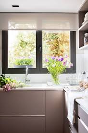 Decora las ventanas de tu cocina con esta amplia colección de estores enrollables con diseños únicos compuestos por. 37 Ideas Para Vestir Las Ventanas Con Estores