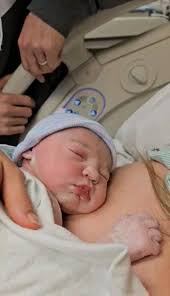 My sister surprised me with this beautiful video she put together of  Elise's first moments and it just about made me ugly cry my eyes out Lucky  to have our little girl