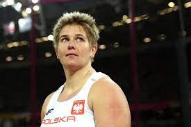In 2008, she took 4th in beijing, then she won the hammerr in london 2012 and rio 2016. Strong Focus The Key To Wlodarczyk S Longevity Features World Athletics