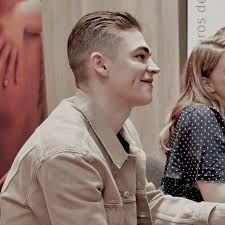 He doesn't have a girlfriend at the moment i suppose the only glaringly uncommon thing is the name: Enamorada De Su Hoyuelo Hero Fiennes Tiffin Mexico Facebook