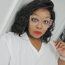 Client didn't tell me she was bald headed 😳