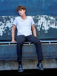 Maybe you would like to learn more about one of these? Albin Lee Meldau Ar Tva Steg Fran Folkligheten Gp