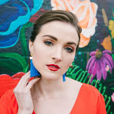 Stephanie Estell's Instagram, Twitter & Facebook