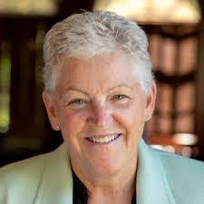 Shannon Brownlee's Instagram, Twitter & Facebook