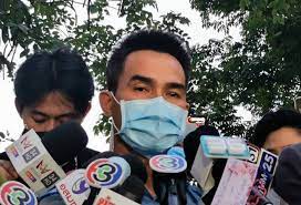เดินทางมาที่ศาลเพื่อนำเอกสารเข้ายื่นขอประกันตัว เป็นหลักทรัพย์เป็นโฉนดที่ดิน 2 แปลง โดยโฉนดที่ดิน. Lwk8fff3pnf Gm