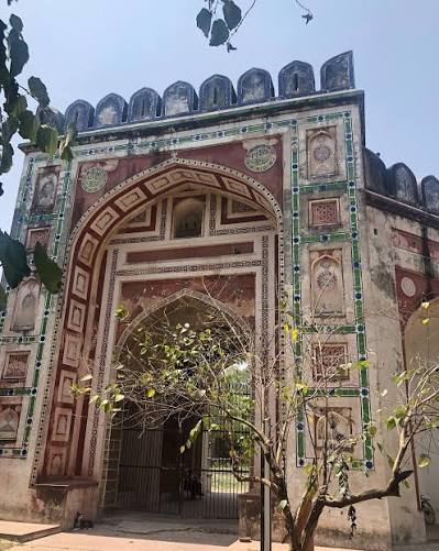 The beautiful Mughal gate Arab Serai. Technically it's part of the Humayun's Tomb complex in Delhi, but this view is from Arab ki Sarai Road in Nizamuddin East. There's a gate but