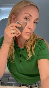 🩵 GUA SHA TO DRAIN AND DEPUFF 🩵 this is the routine you guys said you  wanted … so here it is! A super quick Gua Sha routine to move stagnation  and congestion. Let me know what you think! X #guasha ...