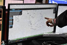 E) merosakkan bangunan, tanaman, tumbuhan semula jadi dan hidupan liar. Peralihan Monsun Punca Ribut Petir Dan Hujan Lebat