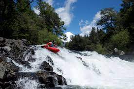 Lugares para ver, maneiras de explorar e experiências típicas. Pucon Kayak Mecca Class 4