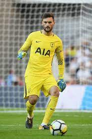 Même adil rami, qui n'a pas joué une seule minute sur les pelouses russes, semble lui avoir volé la vedette. Pin On Hugo Lloris