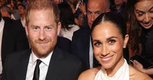 POLL: Should Prince Harry and Meghan Markle join the Spencer family for  Christmas? ( For Full Information, Check Link In Comment👇🏻👇🏻)