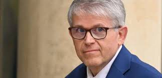 Patrick Hetzel nommé ministre de la Recherche : « On devrait en rire, mais  c'est tellement