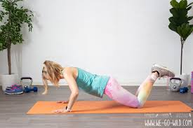 Diese übung ist geeignet, um den. 14 Effektive Ubungen Gegen Winkearme Bye Bye Bingo Arms