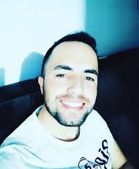 Evandro Rodrigues's Instagram, Twitter & Facebook