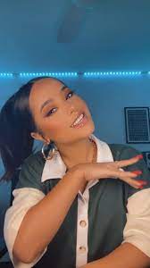 Becky G Live On Instagram 22 02 2021 In 2021 Becky G Beauty Skin Care Routine Becky