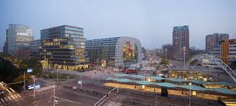 Bezoek de overdekte markt en ga heerlijk eten bij één van de restaurants. Futuristisch Einkaufen Markthalle Von Mvrdv In Rotterdam Detail Magazin Fur Architektur Baudetail