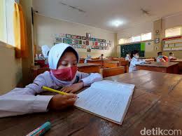 Kegiatan di laboratorium smp islam cendekia cianjur. 300 Sekolah Di Jakarta Diseleksi Untuk Belajar Tatap Muka Tahap 2