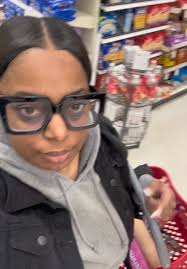 Joyce Ellis (@joycieellis)