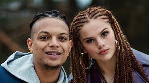 Ronnie flex en famke louise verrassen met een nieuwe track fan, die veel weg heeft van famkes eerdere nummer op me monnie. Famke Louise En Ronnie Flex Een Stel Of Niet Management Reageert Axed