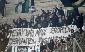 Die drei urvereine, aus denen der heutige sc 07 entstanden ist, waren der fc preußen paderborn von 1908, der ein jahr ältere sv 07 neuhaus und der tus sennelager von 1910. Vermummte Hooligans Uberfallen Munster Fanbus Liga3 Online De