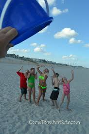 Cute beach photo idea, can i get my hub to take it? Fun Creative Ideas For Beach Pictures Kristen Duke Photography