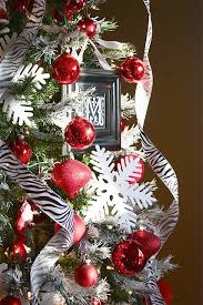 Nice Site With Tips On How To Professionally Decorate Your Christmas Tree As Well As How To Flock An Ar Christmas Decorations Christmas Deco Christmas Magic