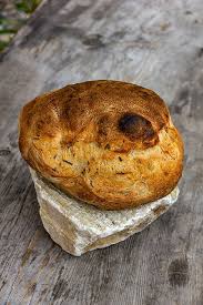 Auf Der Alm Hatte Sich Eine Teilnehmerin St Galler Brot Gewunscht Ein Speziell Geformtes Schweizer Weissbrot Brot Backen Rezept Brot Backen Brot Selber Backen