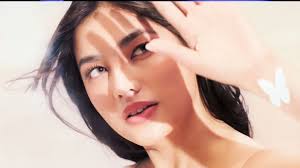 Lady in white Jane Deleon