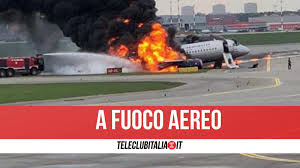 Jun 19, 2021 · catania, presunta affiliazione al clan mafioso santapaola: Paura Sul Volo Catania Roma Motore A Fuoco Atterraggio D Emergenza