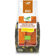 It has a hard rind with spots or thin, light green stripes. Dark Green Pumpkin Seeds Cultivated In Europe Bio 150 G Bio Planet