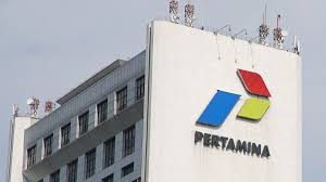 Pertamina memastikan kondisi masyarakat di sekitar kilang aman dan tidak terdampak. The Deputy Minister Of Bumn Challenges Pertamina And Pln About What