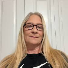 Looking for an experienced and quality photographer for senior photos.  Thank you!