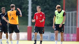 Miroslav klose — este artículo o sección necesita referencias que aparezcan en una publicación acreditada, como revistas especializadas, monografías, prensa diaria o páginas de internet fidedignas. Gallery Miroslav Klose S Debut As Assistant Coach Fc Bayern