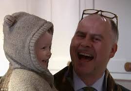 Mystery stranger who left heart-warming note and £5 for young mother