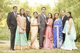 Indian Wedding Outdoor Family Portrait Http Www Maharaniweddings Com Gallery Photo 83 Wedding Photoshoot Poses Family Wedding Photos Fun Wedding Photography