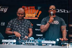 Under his street album series of 'the tonite show' he has worked with (but in no way limited too) Tkyz3cf Qualcm