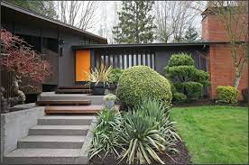 Mid century modern exterior colors. Painting Mid Century Modern Home Exterior Paint Colors Deck Dining Style Compact Mid Century Modern House Exterior Exterior House Colors Mid Century Exterior