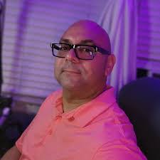 Ralph Muniz's Instagram, Twitter & Facebook