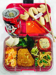 Heritage School Lunch China We Have A Traditional Chinese Lunch Noodles Moon Bread And A Heap Of Other Awesome Goodies Kids Lunch Lunch School Lunch